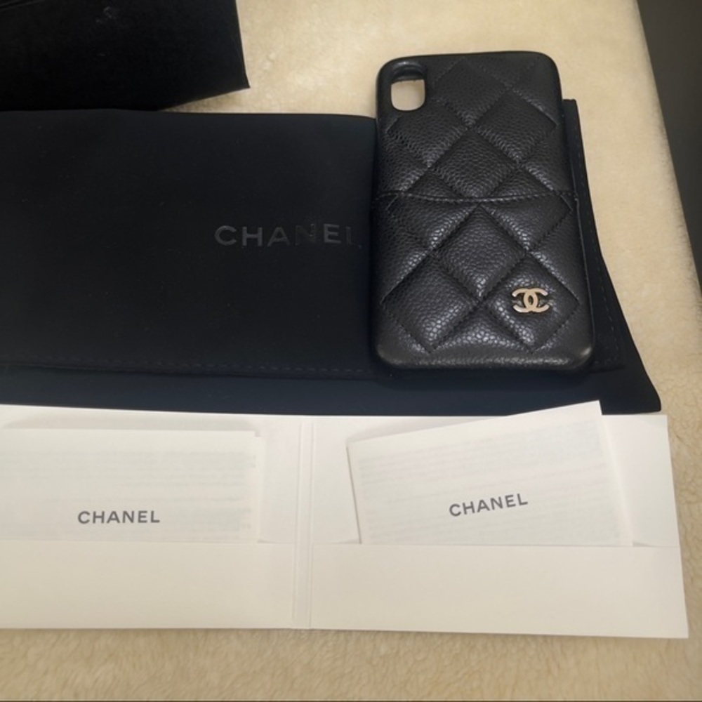 CHANEL Quilted Caviar Leather iPhone Case - Picture 6 of 9